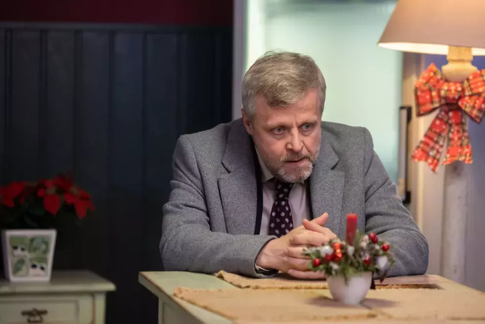 <p>Nekonečný seriál Ulice sleduje dramatické příběhy několika rodin žijících v sousedství</p>
