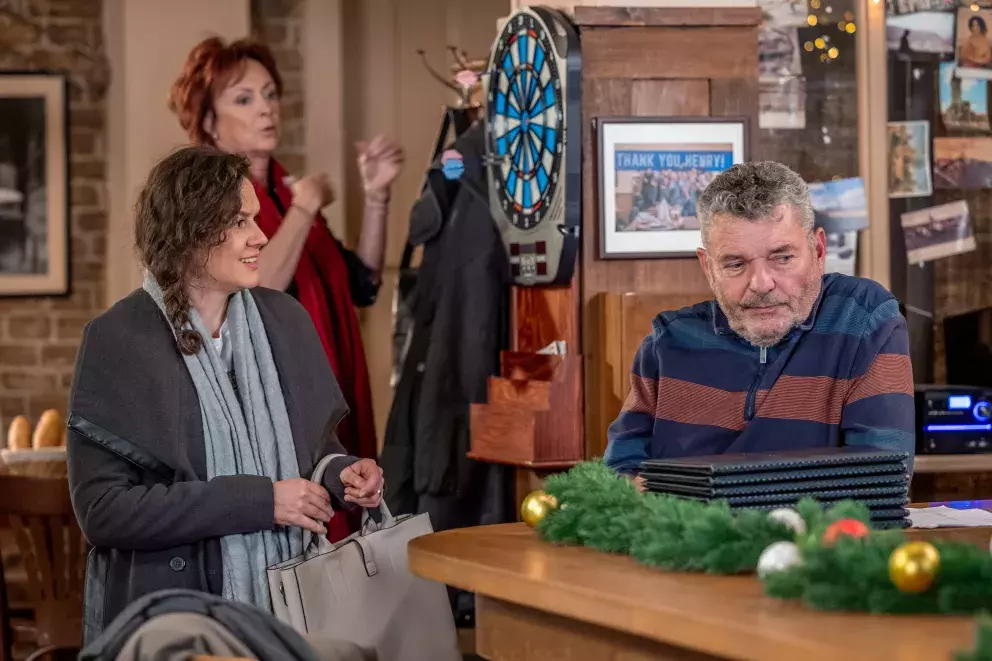 <p>Nekonečný seriál Ulice sleduje dramatické příběhy několika rodin žijících v sousedství</p>
