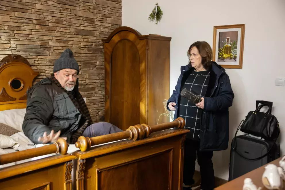 <p>Nekonečný seriál Ulice sleduje dramatické osudy několika spřátelených rodin žijících v sousedstvi</p>
