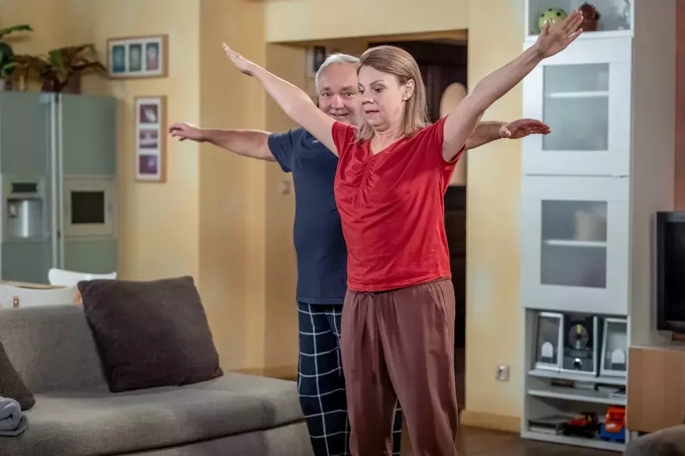 <p>Nekonečný seriál Ulice sleduje dramatické osudy několika spřátelených rodin žijících v sousedstvi</p>
