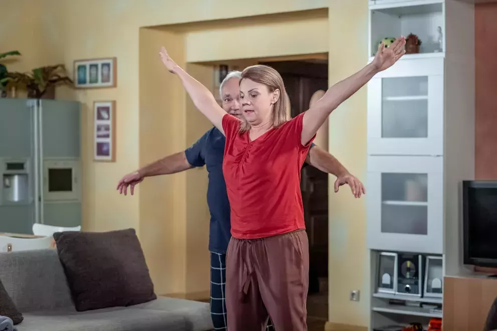 <p>Nekonečný seriál Ulice sleduje dramatické osudy několika spřátelených rodin žijících v sousedstvi</p>
