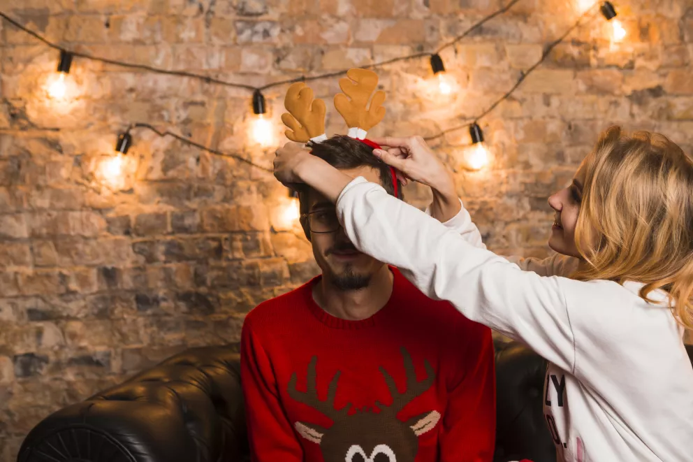 muž nesnáší Vánoce