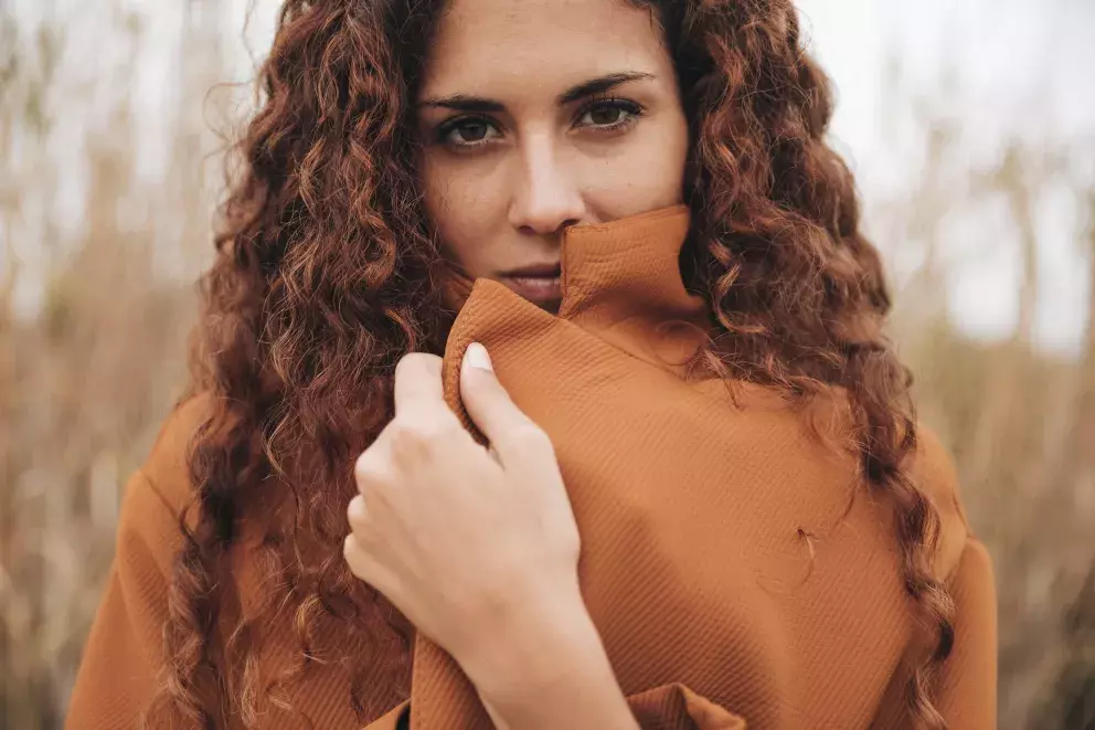 Žena s krásnými vlasy