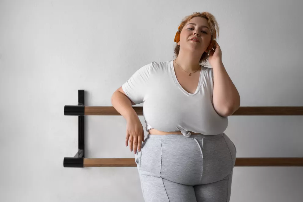 žena, úsměv, kila navíc