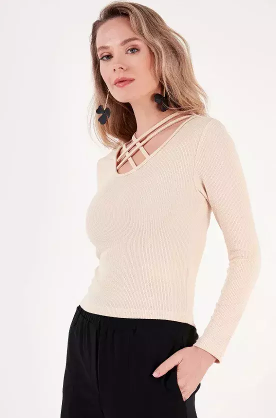 Svetr s vyplétaným dekoltem, LELA, 534 Kč