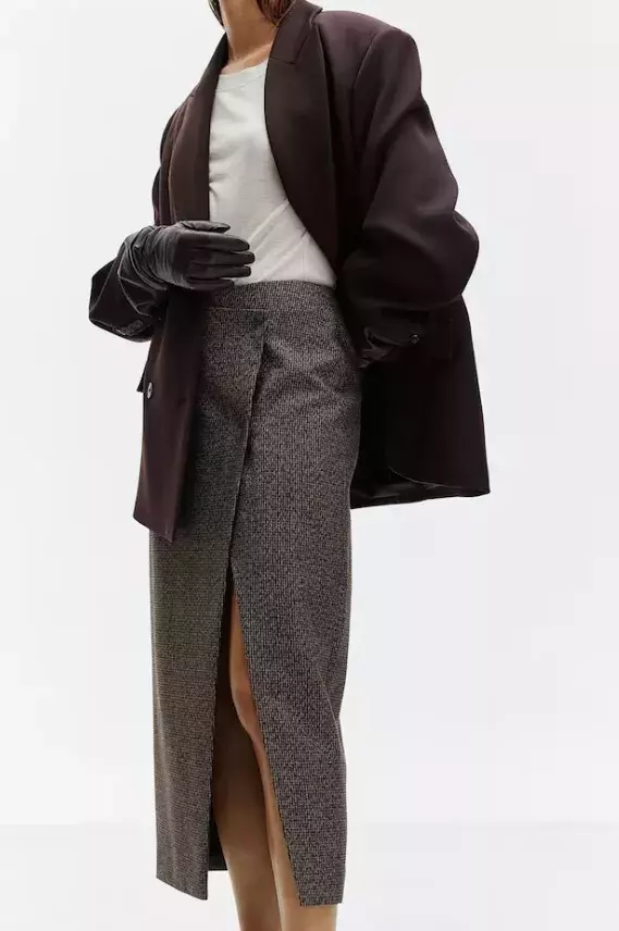 Pouzdrová zavinovací sukně, H&M, 1 199 Kč