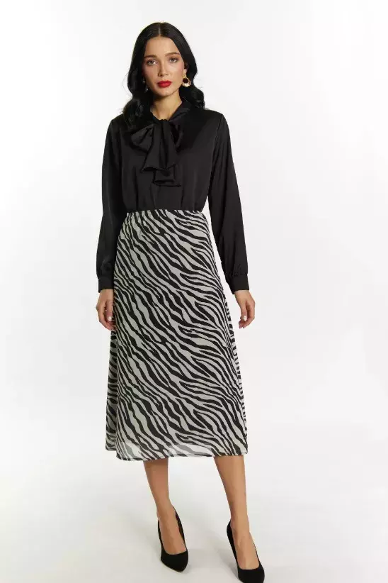 Áčková sukně se zebřím vzorem, faina, 1 910 Kč