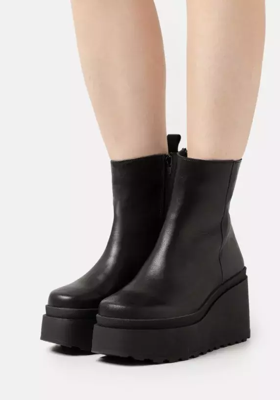 Kotníkové boty na platformě, Zign, 2 530 Kč