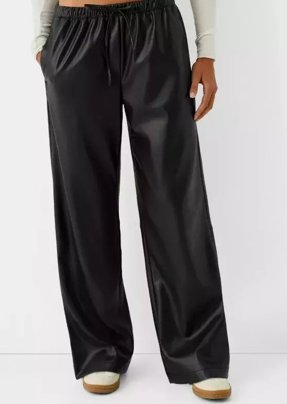 Kalhoty s gumou v pase, Bershka, 699 Kč