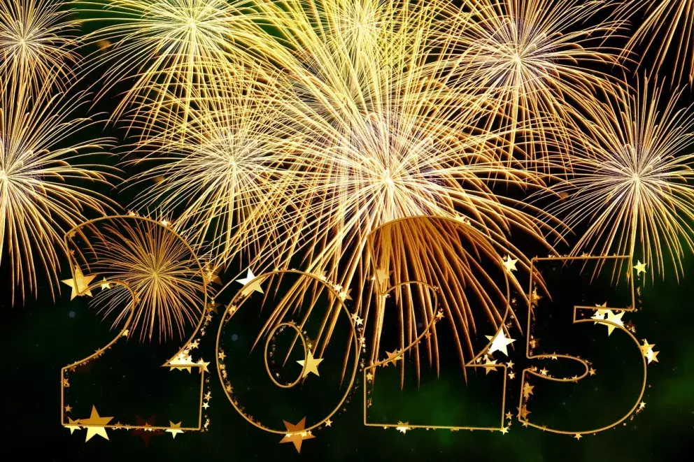 <p>Než se zraním otvírákem, než se zpiju bavorákem, za střízliva píšu zprávy – hodně štěstí, lásky, zdraví. Vše nejlepší do nového roku 2024 přeje</p>
