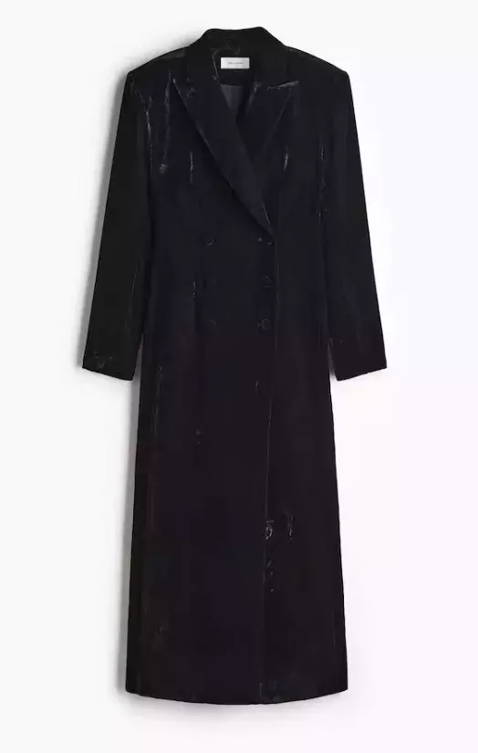 Sametové smokingové šaty, H&M, 2 999 Kč