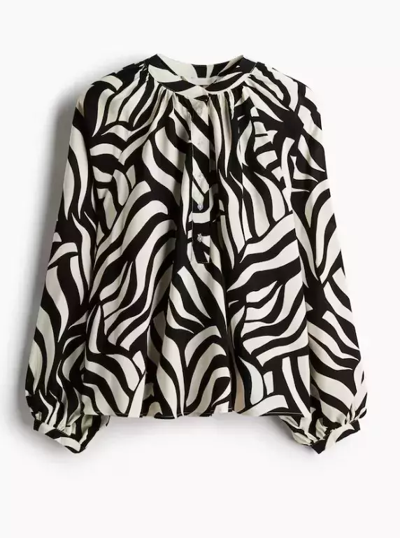 Halenka s balonovým rukávem, H&M, 359 Kč