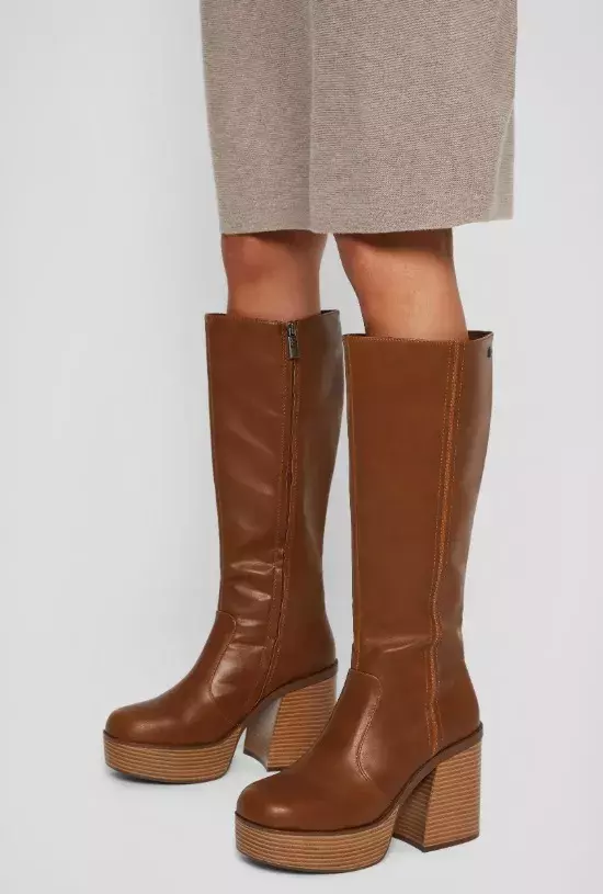 Kozačky na vysoké platformě, mtng, 1 990 Kč