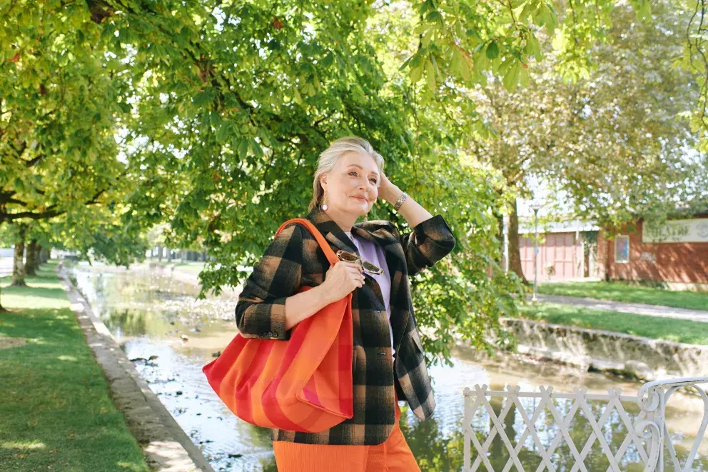 Zařaďte do šatníku výrazné barvy, dodají vám energii a získáte šmrnc. 