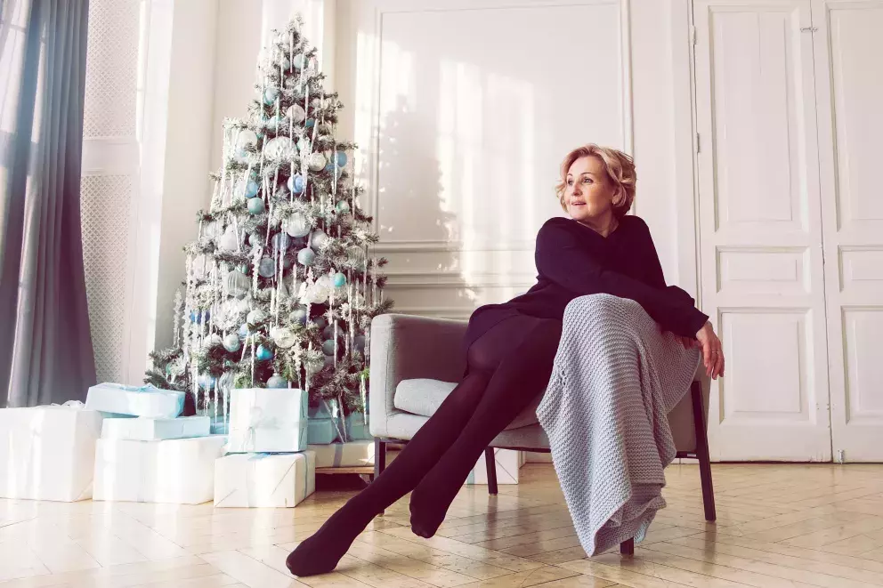 Za noblesní dámu budete i v případě, že se obléknete do ikonické černé. 