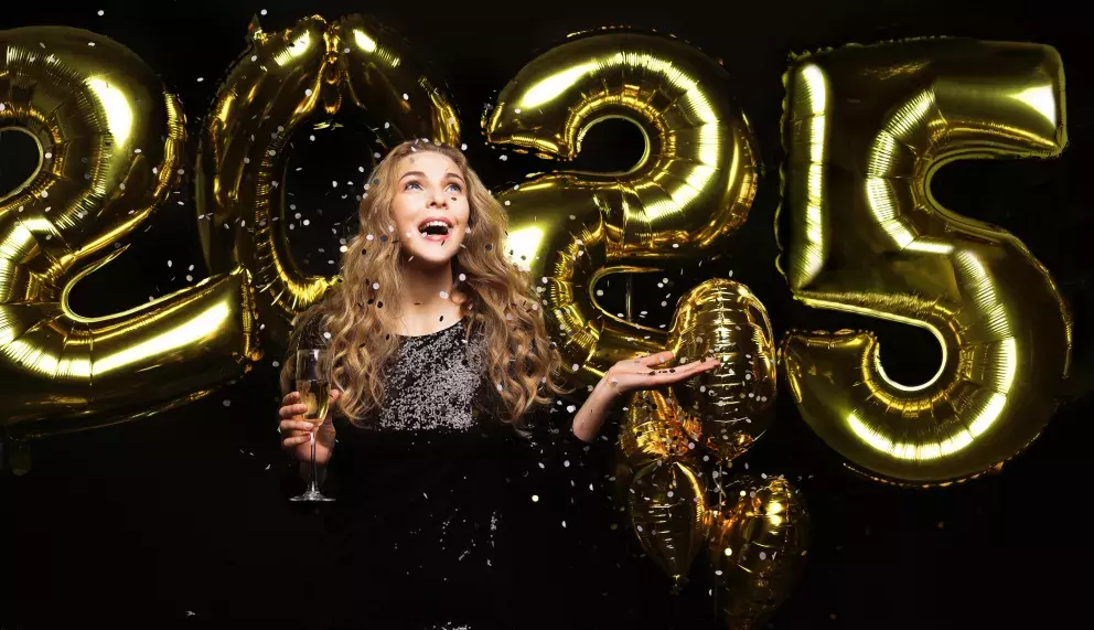 <p><span><span>Lásku od milovaných, přátelství od přátel, větu od těch, kterých si vážíš, k tomu kapičku štěstí a moře zdraví v novém roce 2025 přeje</span></span></p>
