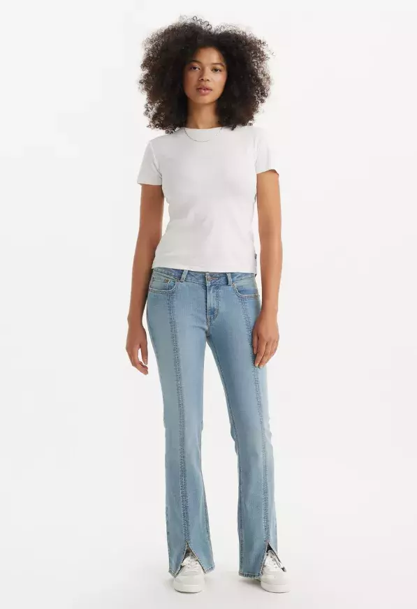 Trendy džíny roku 2025