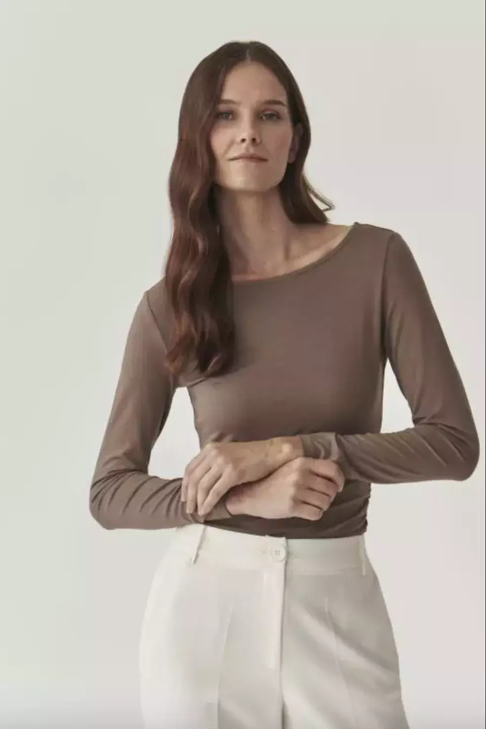 DÁMSKÁ ÚPLETOVÁ HALENKA S OZDOBNÝM ŘASENÍM,