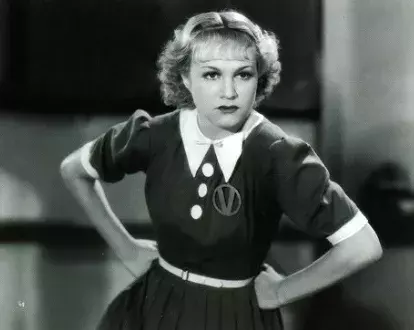 Adina Mandlová ve filmu Děvčata, nedejte se!