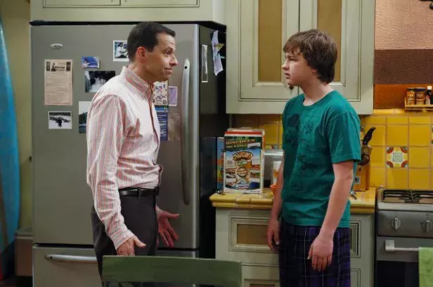 Angus T. Jones v sitcomu Dva a půl chlapa