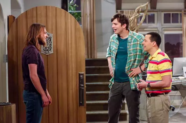 Angus T. Jones v sitcomu Dva a půl chlapa