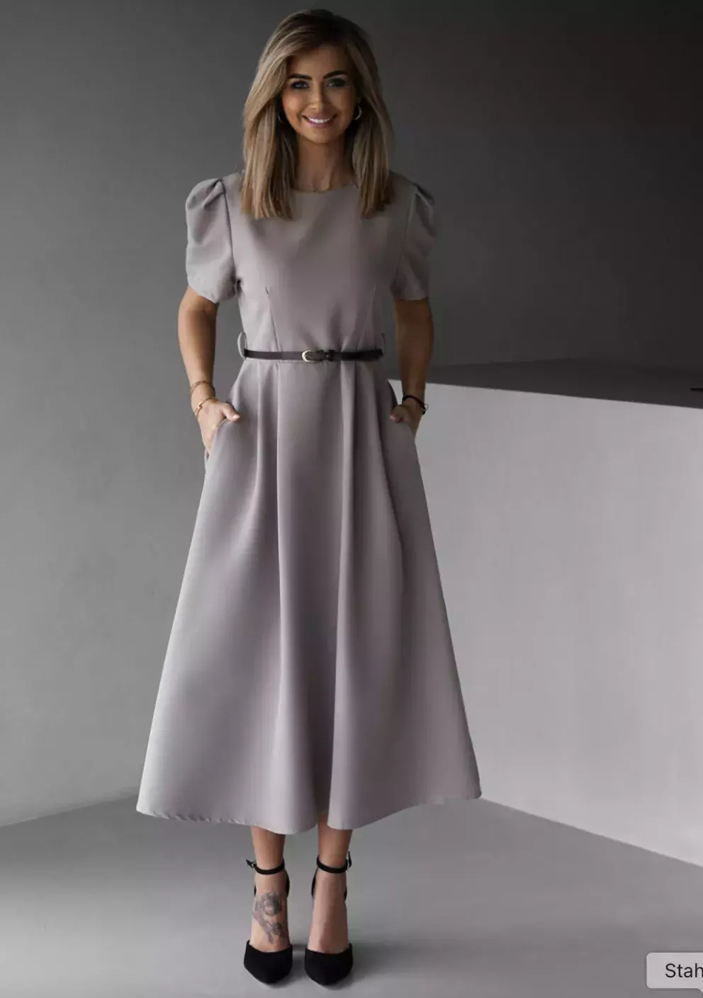 Béžovošedé pouzdrové áčkové šaty