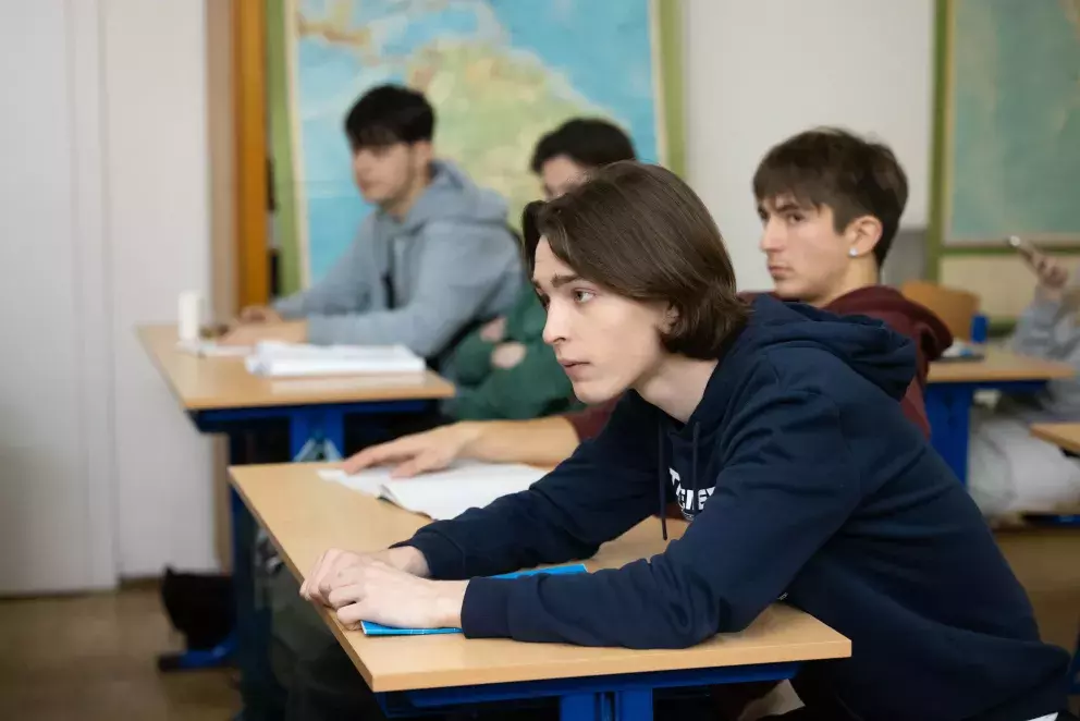 scéna ze seriálu Ulice - děti ve třídě