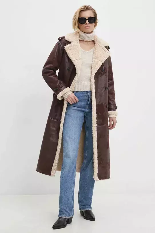 Dubeňák neboli shearling coat