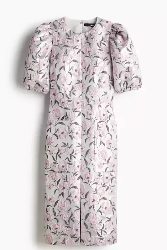 Brokátové midi šaty s nabíraným rukávem, H&M, 7 299 Kč