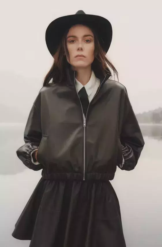 Oversized kožená bunda, H&M, 7 999 Kč