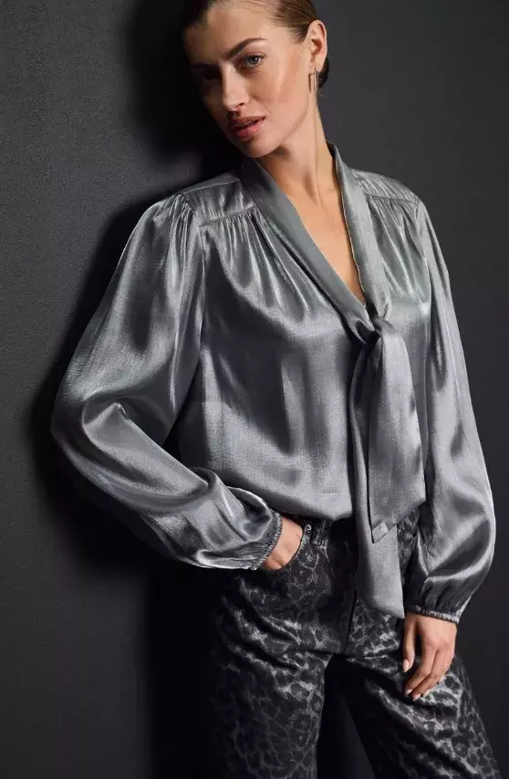 Stříbrná blůza, Next, 915 Kč