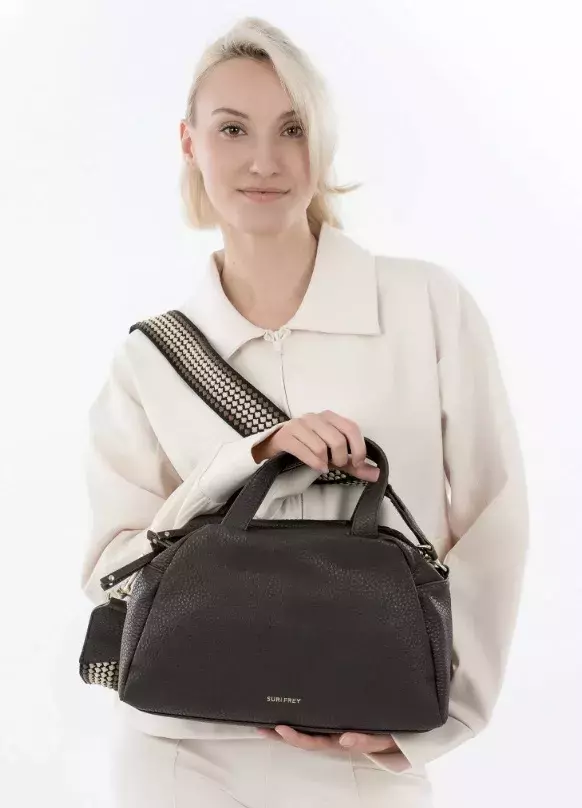 Bowlingová taška se štrasovaným popruhem, SURI FREY, 1 189 Kč