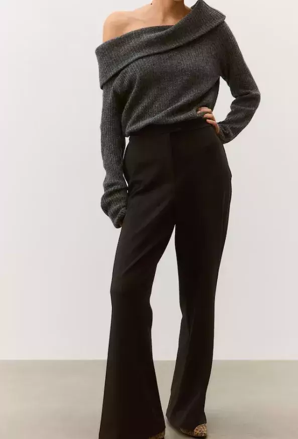 Žerzejové kalhoty Flared, H&M, 329 Kč