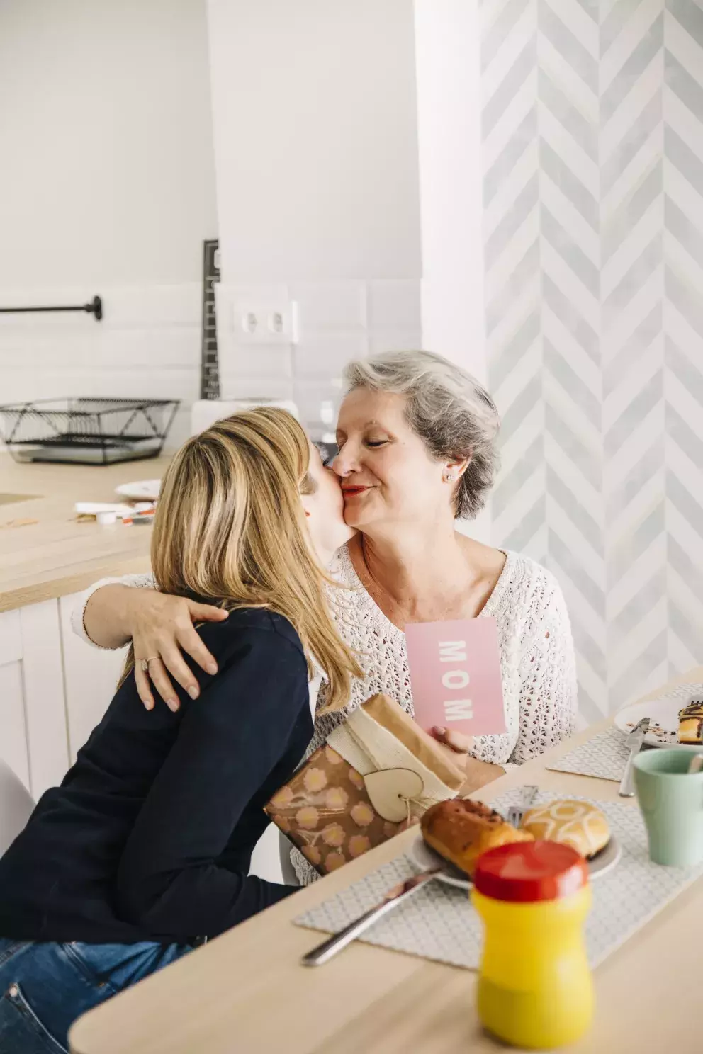 máma, dcera, objetí, láska, péče