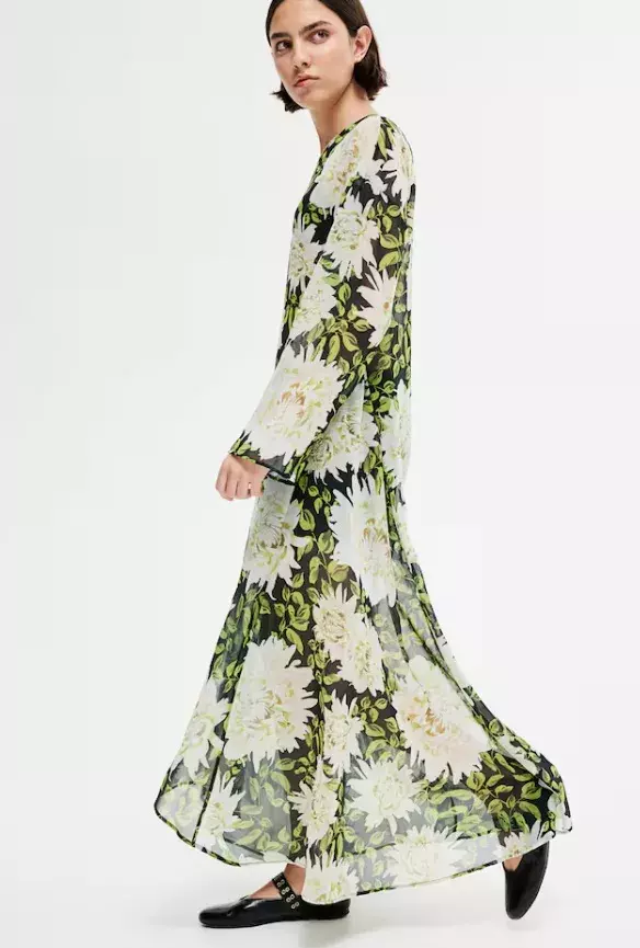 Tenké maxišaty, H&M, 1 459 Kč