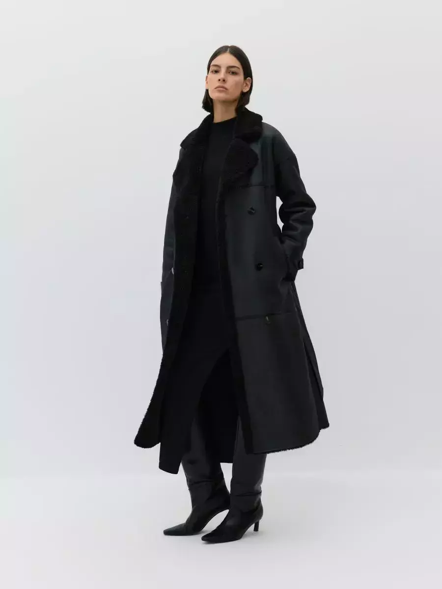 Dubeňák neboli shearling coat