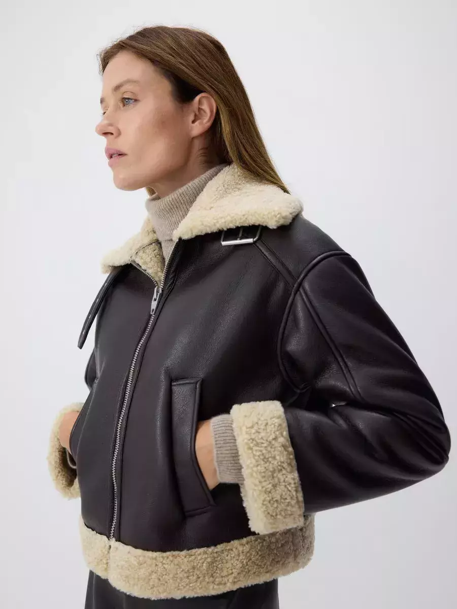 Dubeňák neboli shearling coat
