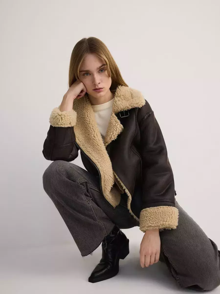 Dubeňák neboli shearling coat