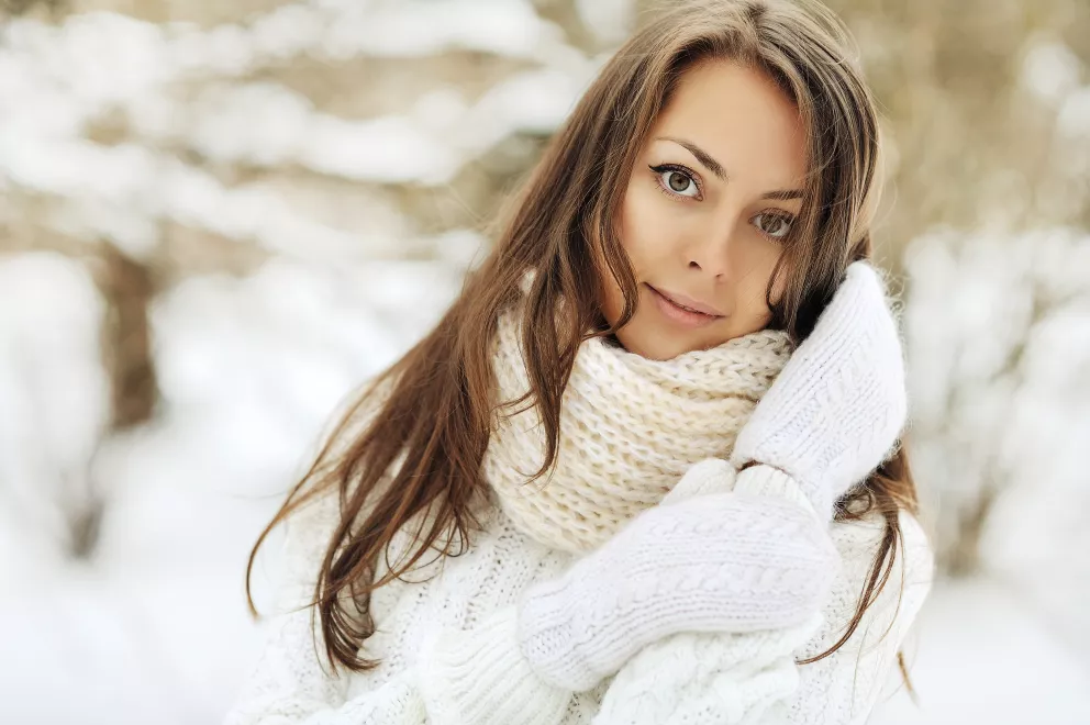 V zimě si vlasy zaslouží speciální péči. 