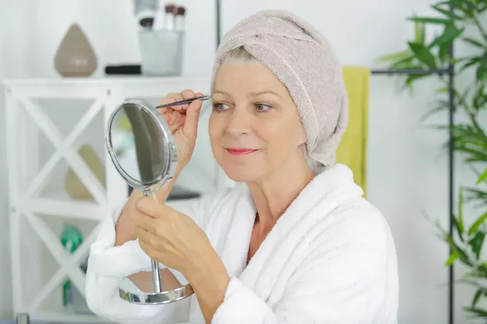 péče o obočí žena nad 50