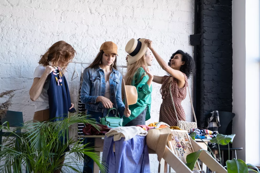 ženy v second handu