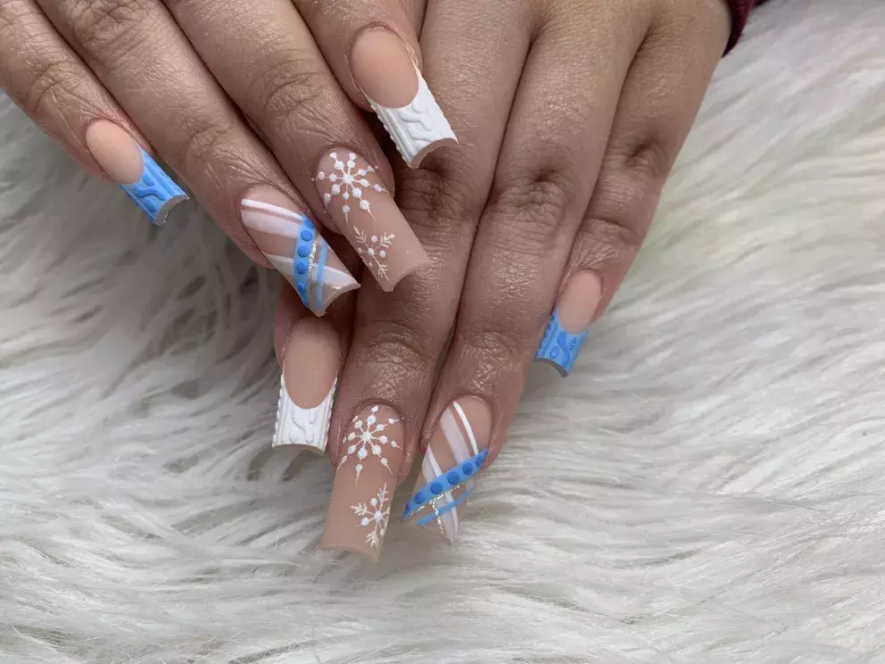 Nail design se zimními motivy