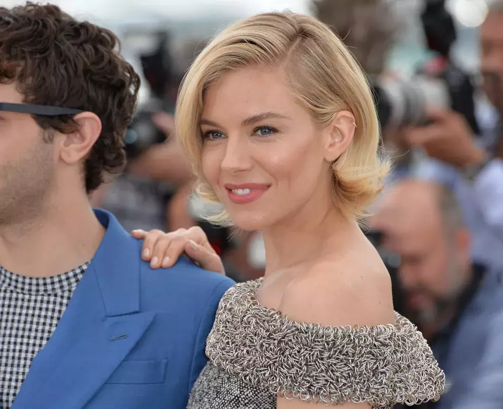 Sienna Miller, trendy účes 