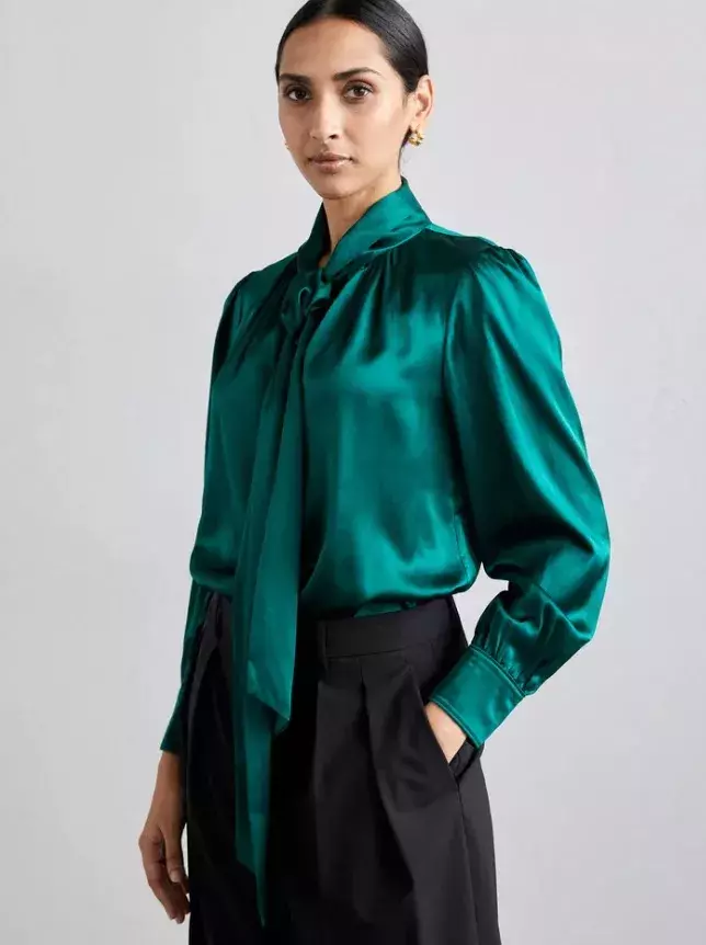 Smaragdově zelená blůza, Cinq à Sept, 5 220 Kč