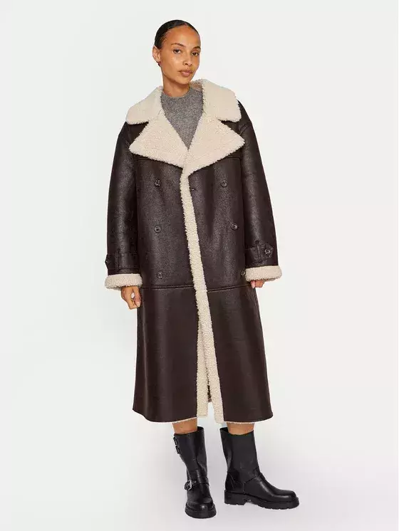 Dubeňák neboli shearling coat
