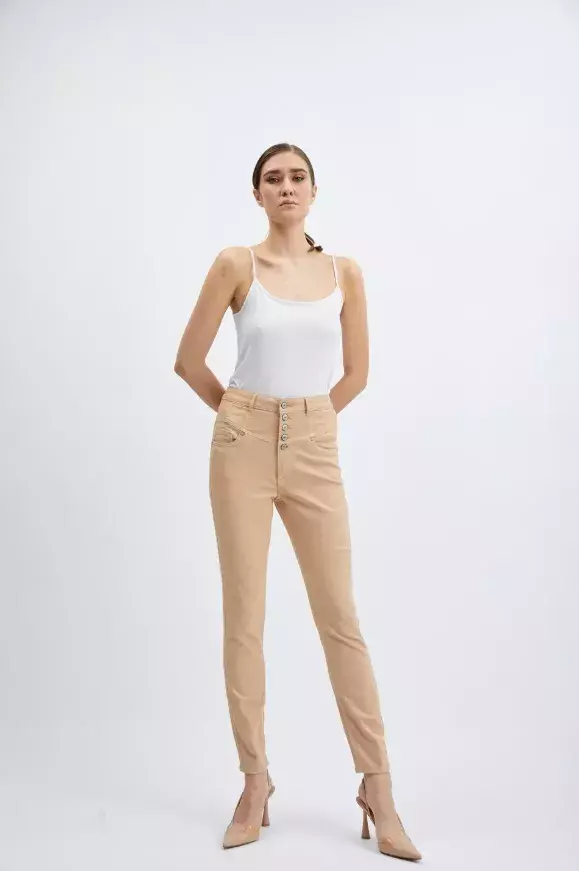 Kalhoty s vysokým pasem