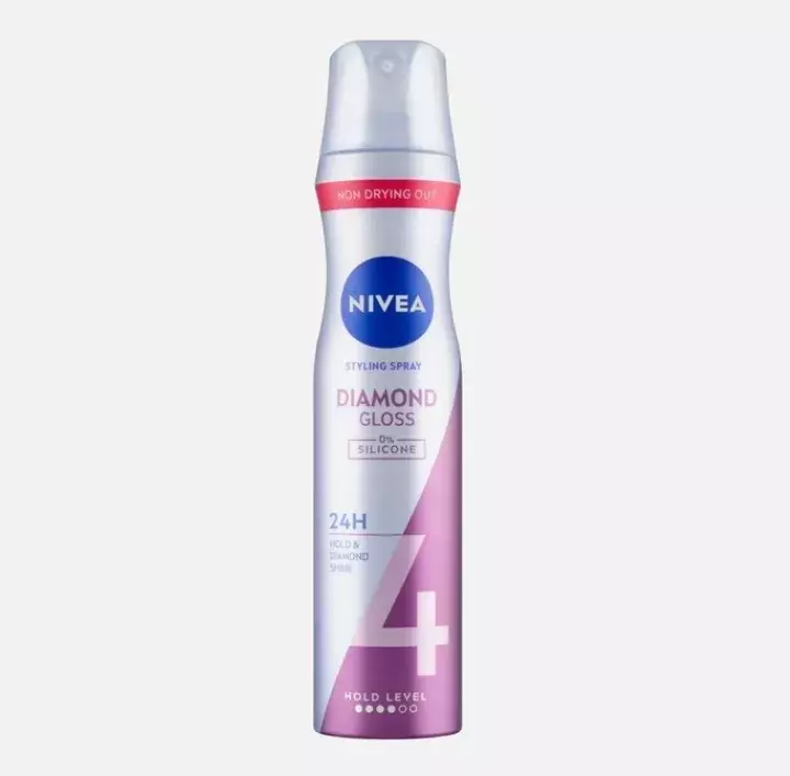Nivea lak na vlasy Diamond Gloss Care, Douglas, 127 Kč