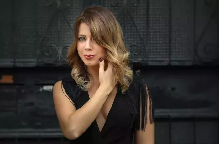 Vlasy do poloviny zad