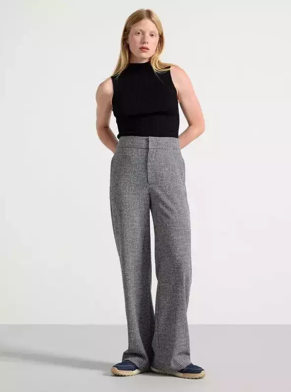 módní trend 2025 kalhoty