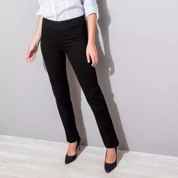 módní trend 2025 kalhoty